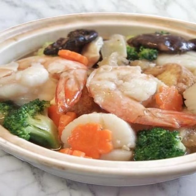 Seafood Sha Guo Lunch.