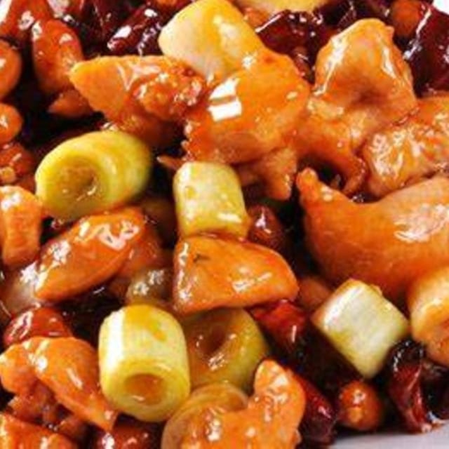 Kung Pao Chicken (Traditional Style) / 中式宫保鸡.