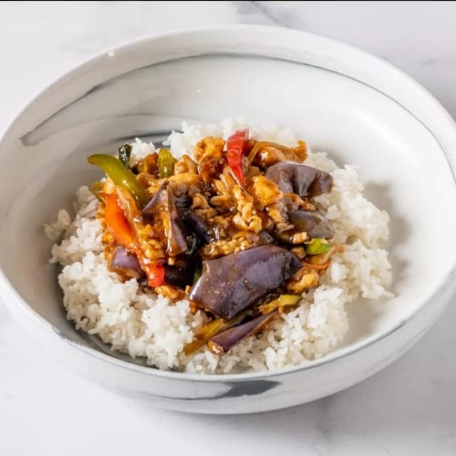 Chicken with Eggplant in Garlic Sauce.