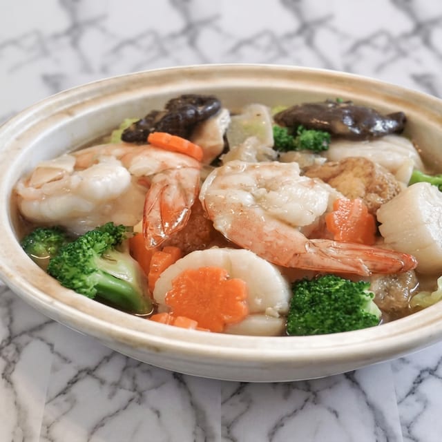 Seafood Sha Guo.